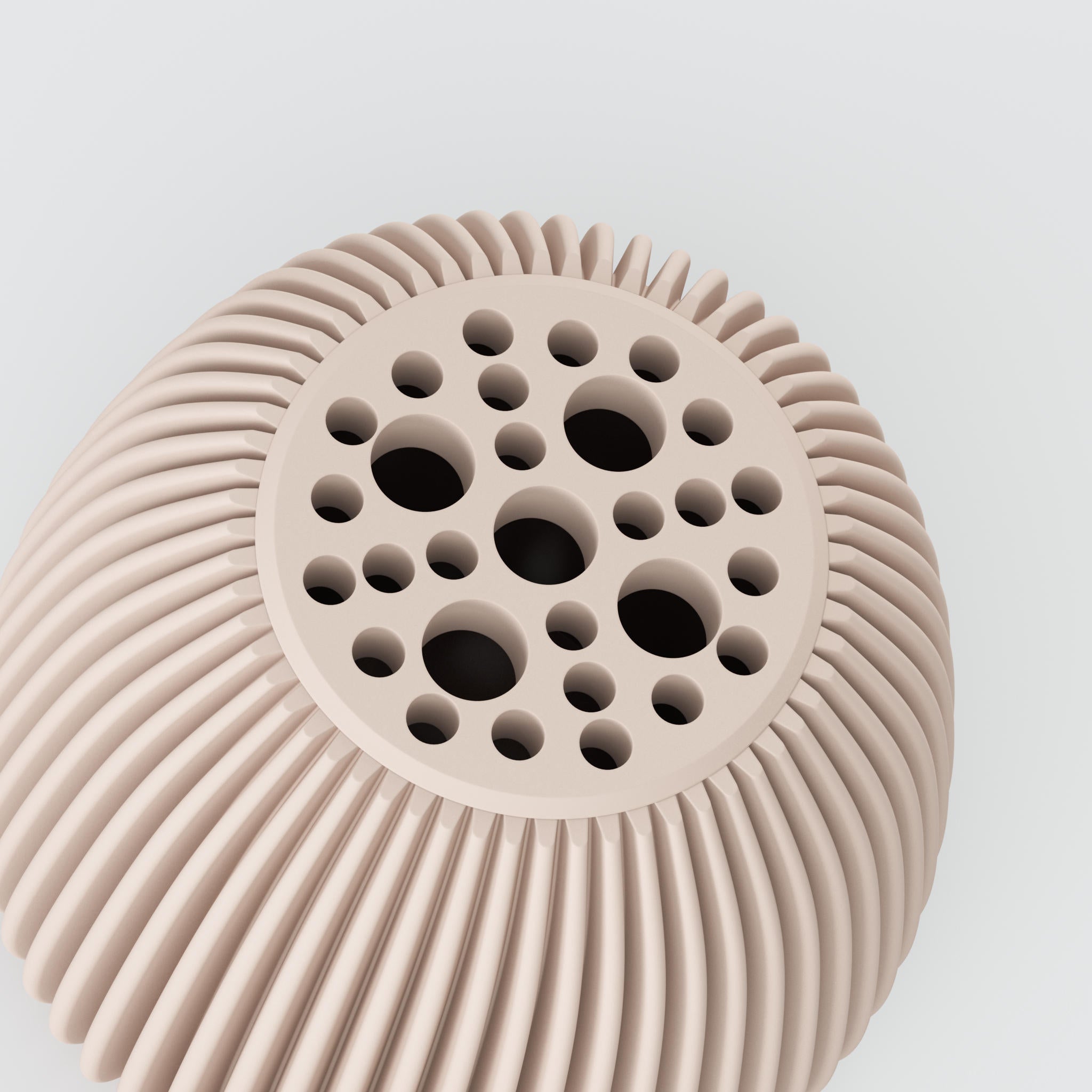 nahaufnahme der vase voravellie mit sichtbarer funktion des blumenretters