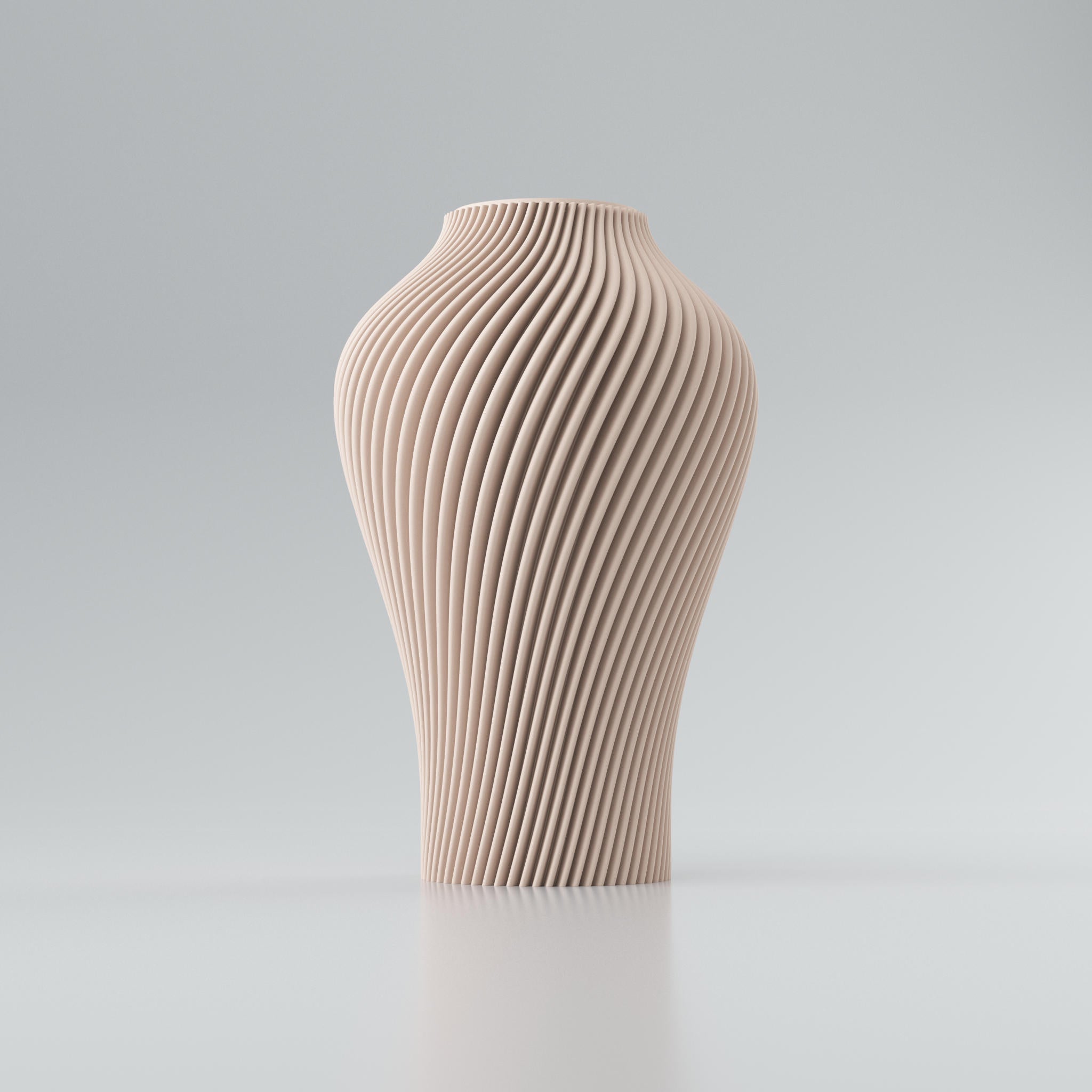 Eine moderne Designvase "Voravellie 40" von Blooming3D in einem hellen, neutralen Farbton. Die Vase zeichnet sich durch eine skulpturale Form und eine präzise ausgearbeitete Rippstruktur aus, die sich spiralförmig um den Körper windet. Diese Struktur erzeugt ein faszinierendes Licht- und Schattenspiel. Die Vase hat eine schlanke Basis, die sich nach oben hin verbreitert und dann zum Hals hin wieder verjüngt. Sie steht auf einer glatten, hellen Oberfläche, die ihr Spiegelbild leicht wiedergibt. Im...