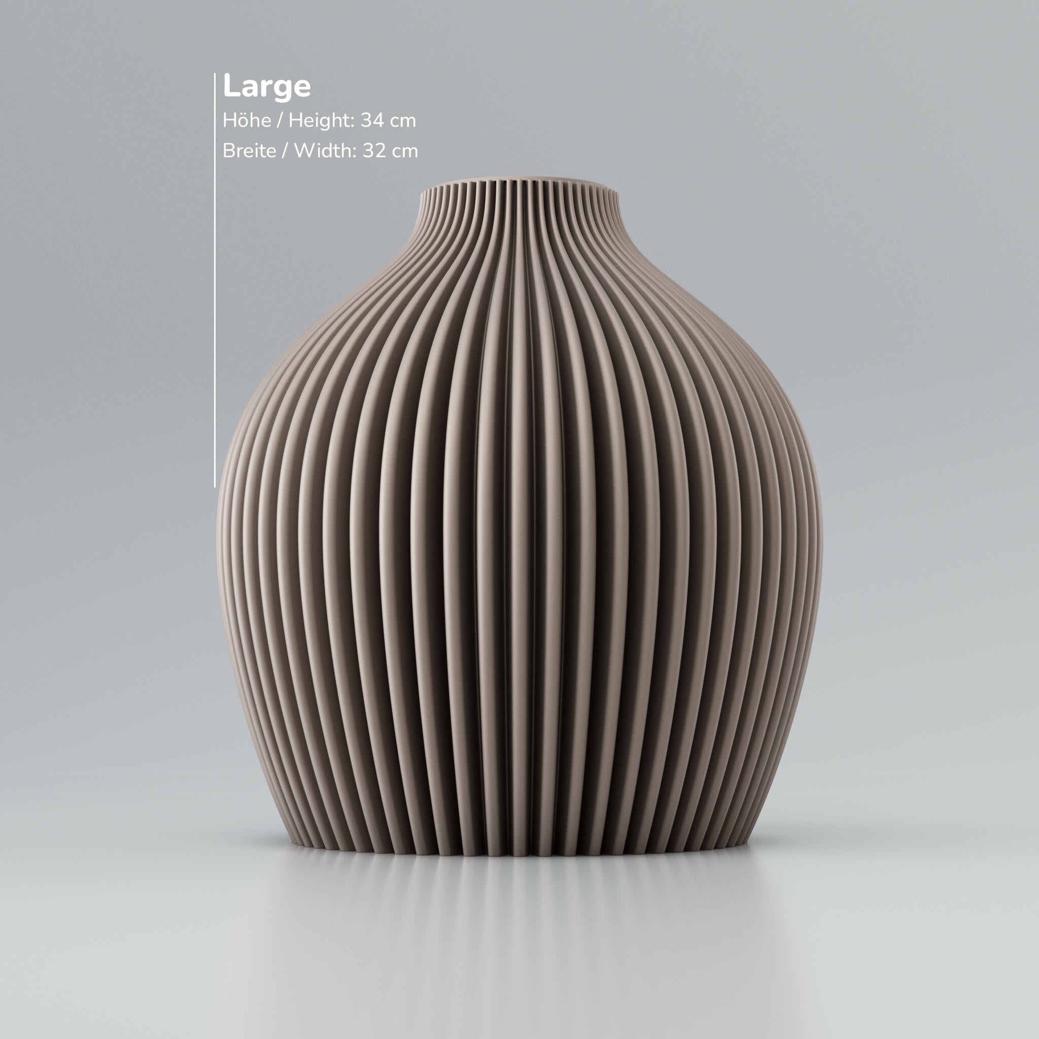 Metallisch Gold, gerippte Vase mit eingravierter Größenangabe: Höhe 34 cm, Breite 32 cm, weiche Reflexe.