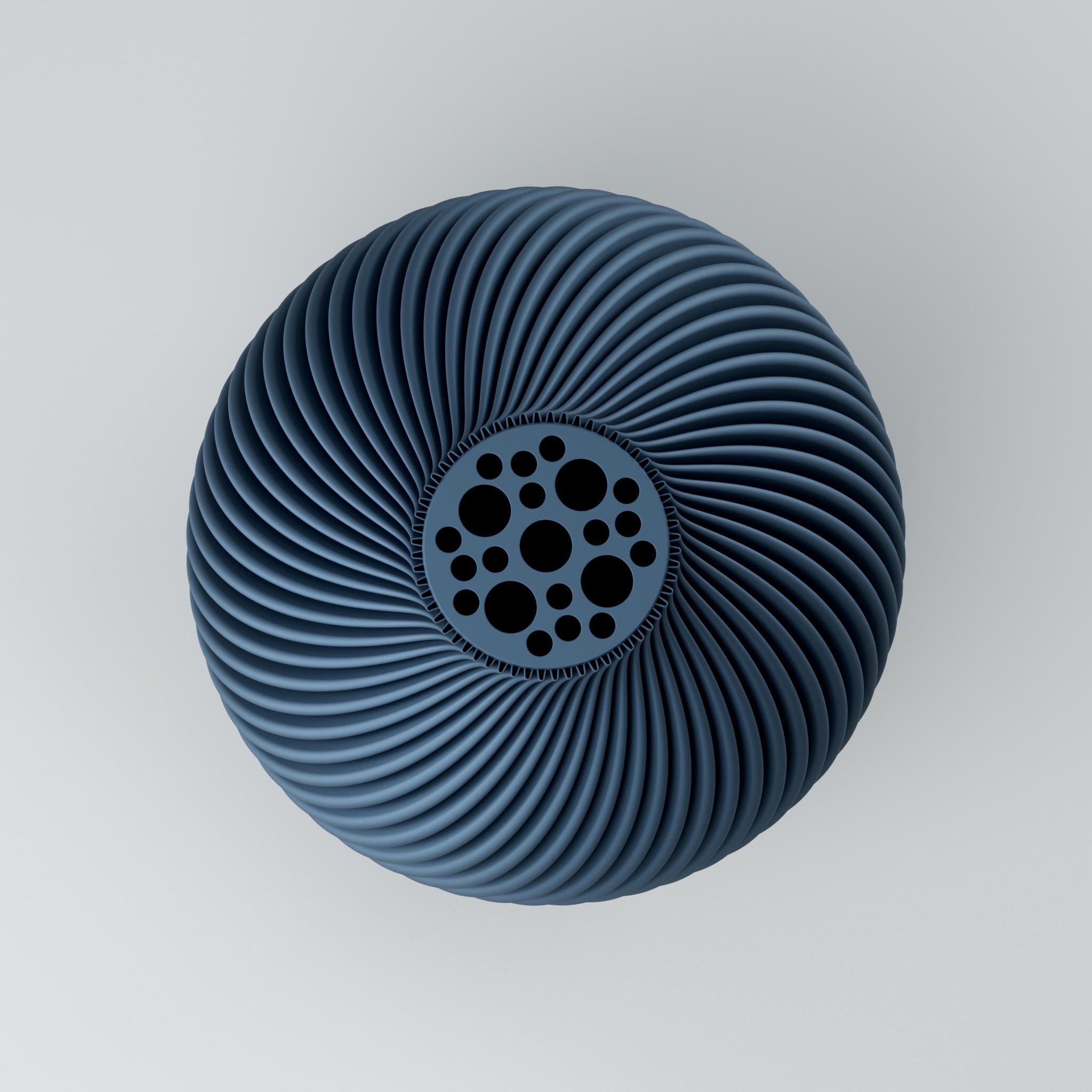 Eine moderne, beigefarbene Designvase namens Voravellie 60, die eine modulare, skulpturale Form aufweist. Die Vase hat eine ausgeprägte, präzise ausgearbeitete Rippstruktur mit klaren Kanten, die spiralförmig um den Körper verläuft und ein faszinierendes Licht- und Schattenspiel erzeugt. Sie steht auf einer glatten, hellgrauen Oberfläche, die ihr Spiegelbild leicht reflektiert, vor einem neutralen, hellgrauen Hintergrund. Die Vase ist leer und hat eine schlanke Öffnung am oberen Ende. Das Design vereint...