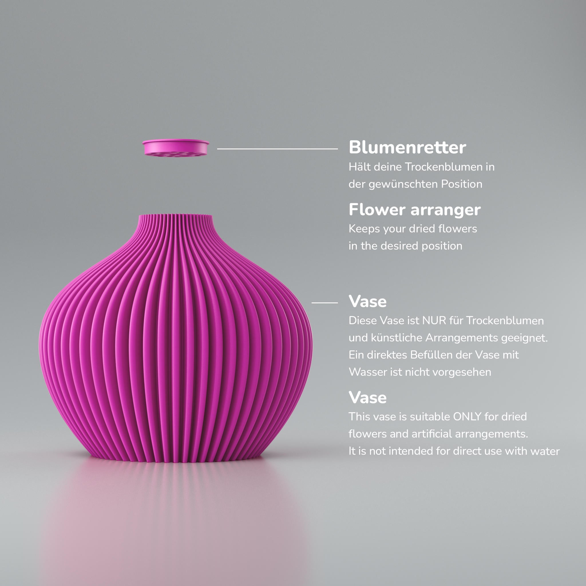 Lila gerippte Vase mit kugelförmiger Öffnung vor grauem Hintergrund und Texthinweisen
