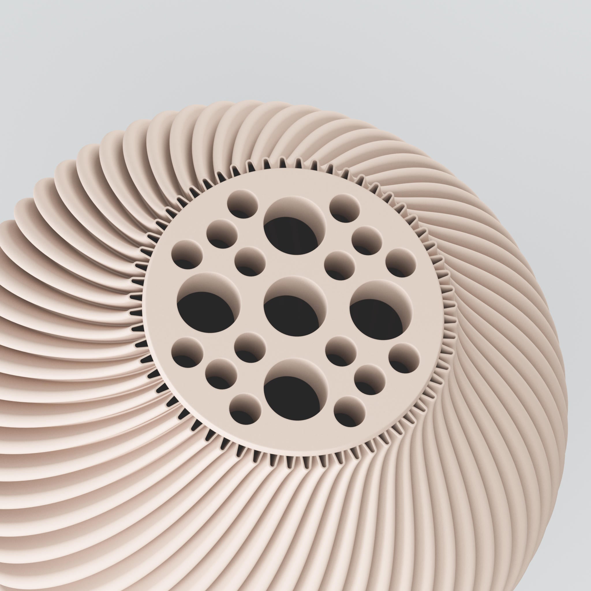 Eine moderne Designvase "Voravellie 40" von Blooming3D in einem hellen, neutralen Farbton. Die Vase zeichnet sich durch eine skulpturale Form und eine präzise ausgearbeitete Rippstruktur aus, die sich spiralförmig um den Körper windet. Diese Struktur erzeugt ein faszinierendes Licht- und Schattenspiel. Die Vase hat eine schlanke Basis, die sich nach oben hin verbreitert und dann zum Hals hin wieder verjüngt. Sie steht auf einer glatten, hellen Oberfläche, die ihr Spiegelbild leicht wiedergibt. Im...