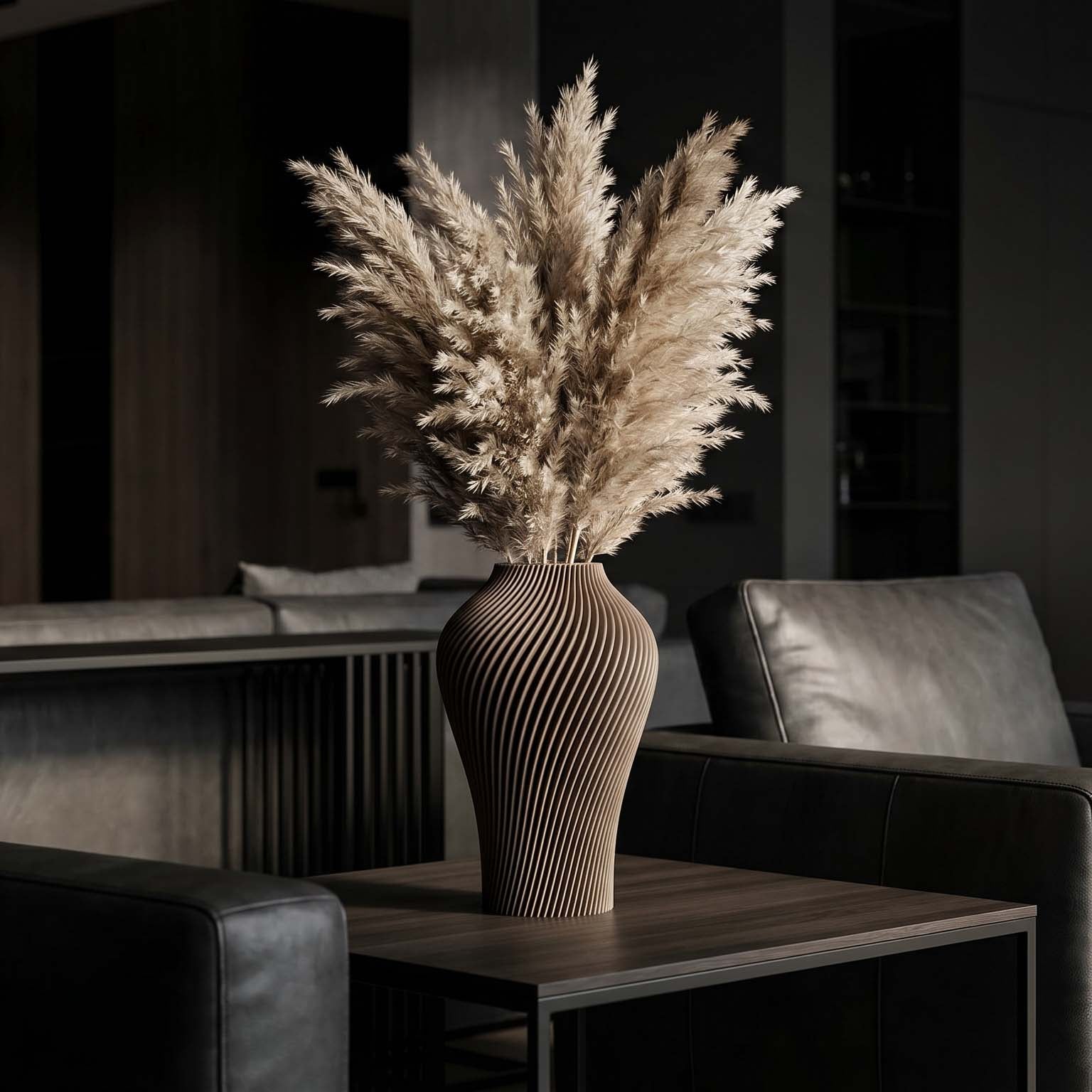Designvase Voravellie 40 von Blooming3D, Twist-Vase aus metallischem Kupferbraun mit gerippter Linienstruktur