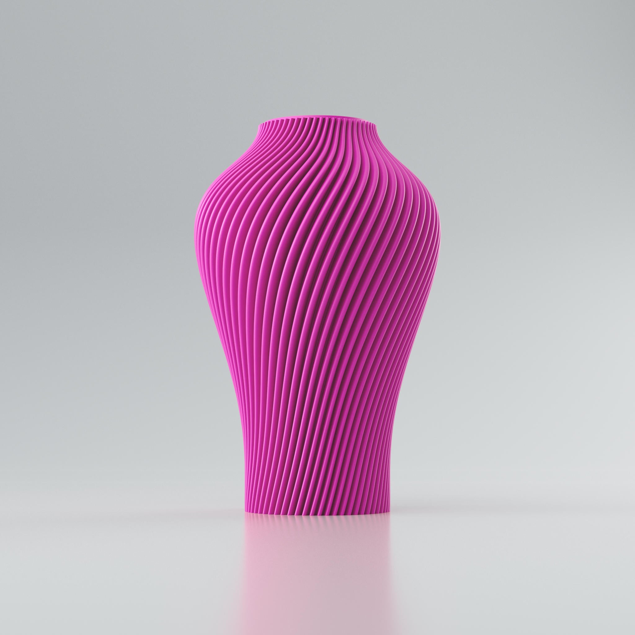 Eine moderne Designvase "Voravellie 40" von Blooming3D in einem hellen, neutralen Farbton. Die Vase zeichnet sich durch eine skulpturale Form und eine präzise ausgearbeitete Rippstruktur aus, die sich spiralförmig um den Körper windet. Diese Struktur erzeugt ein faszinierendes Licht- und Schattenspiel. Die Vase hat eine schlanke Basis, die sich nach oben hin verbreitert und dann zum Hals hin wieder verjüngt. Sie steht auf einer glatten, hellen Oberfläche, die ihr Spiegelbild leicht wiedergibt. Im...