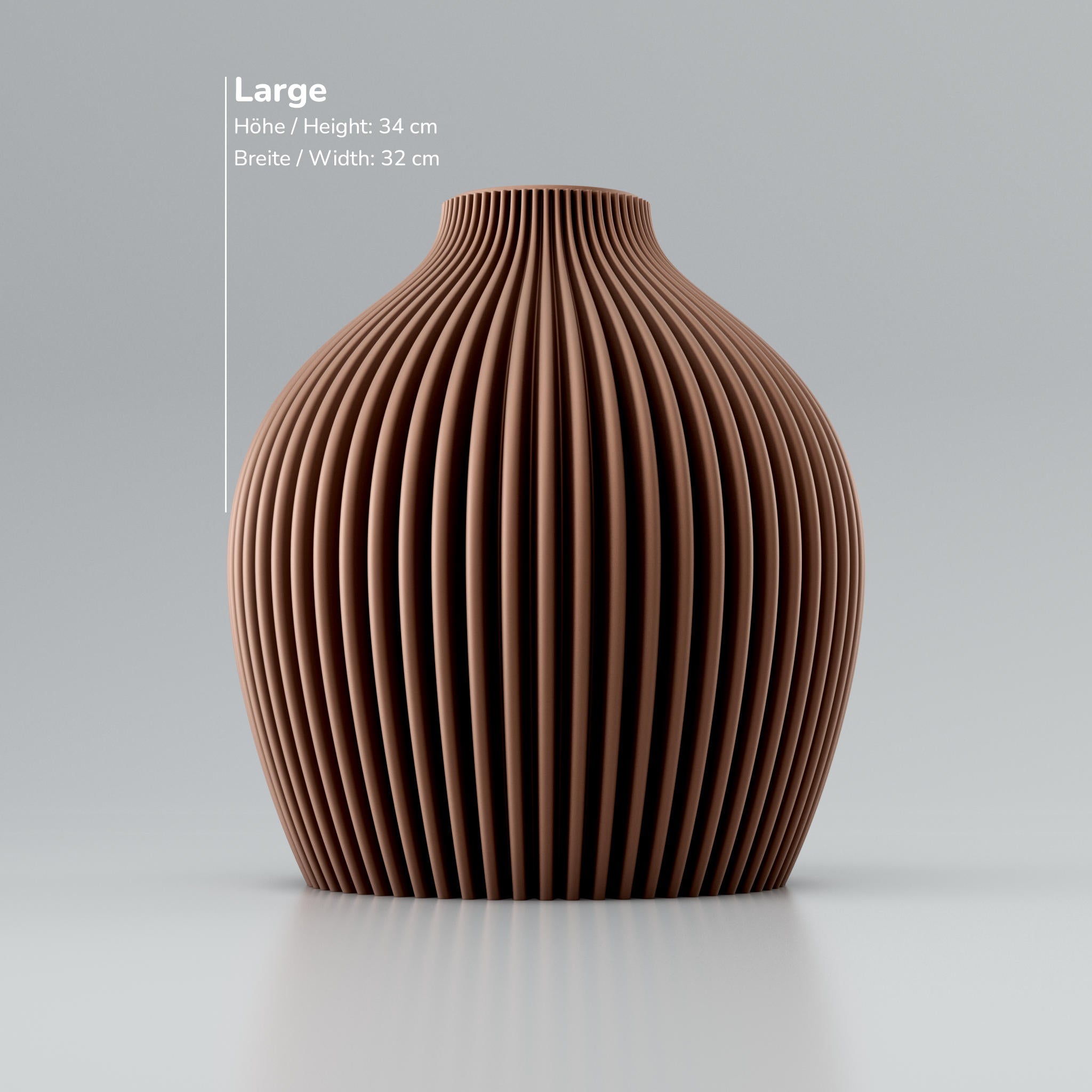 Braune Vase mit gerippten Lamellen und mattem Finish, Maßangaben: Höhe 34 cm, Breite 32 cm.