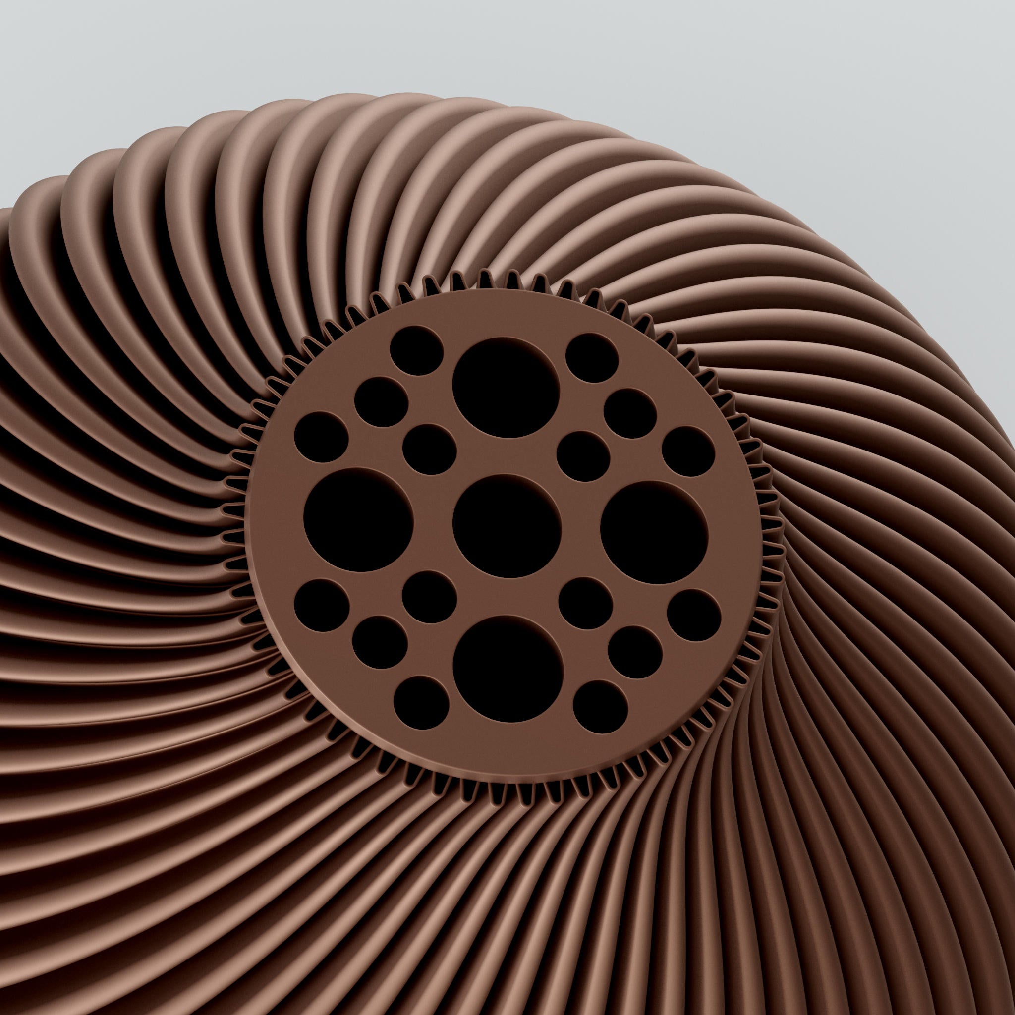 Eine moderne, beigefarbene Designvase namens Voravellie 60, die eine modulare, skulpturale Form aufweist. Die Vase hat eine ausgeprägte, präzise ausgearbeitete Rippstruktur mit klaren Kanten, die spiralförmig um den Körper verläuft und ein faszinierendes Licht- und Schattenspiel erzeugt. Sie steht auf einer glatten, hellgrauen Oberfläche, die ihr Spiegelbild leicht reflektiert, vor einem neutralen, hellgrauen Hintergrund. Die Vase ist leer und hat eine schlanke Öffnung am oberen Ende. Das Design vereint...